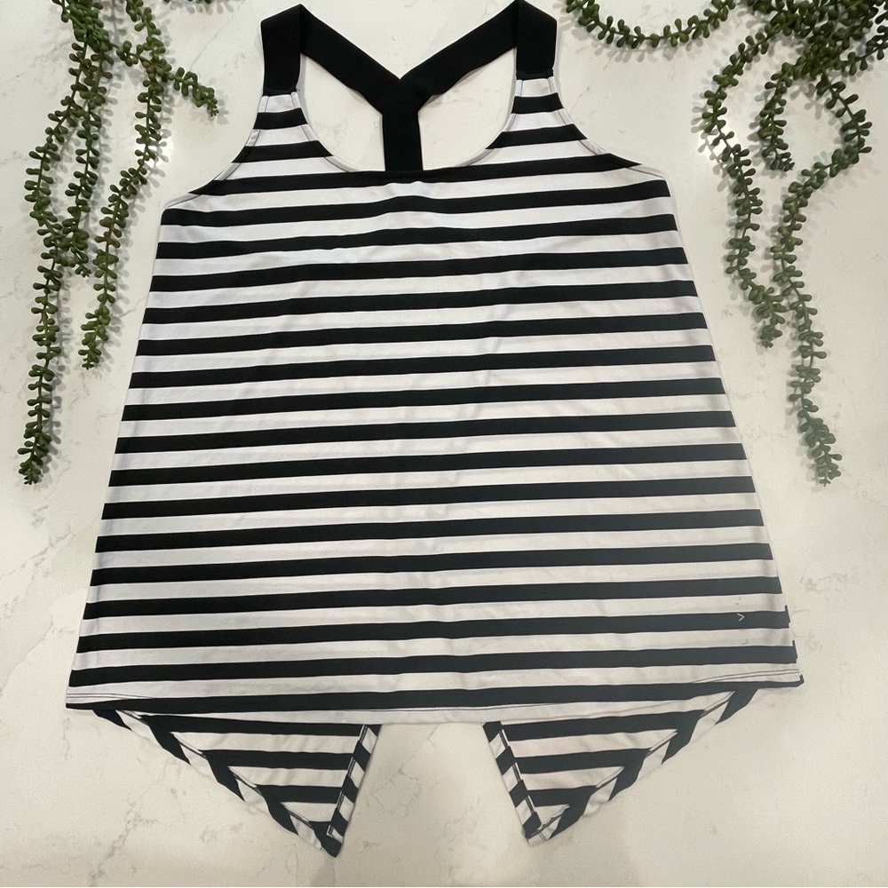 Livi Active by Lane Bryant Black & White Split Back Tank Top - Activewear 18/20